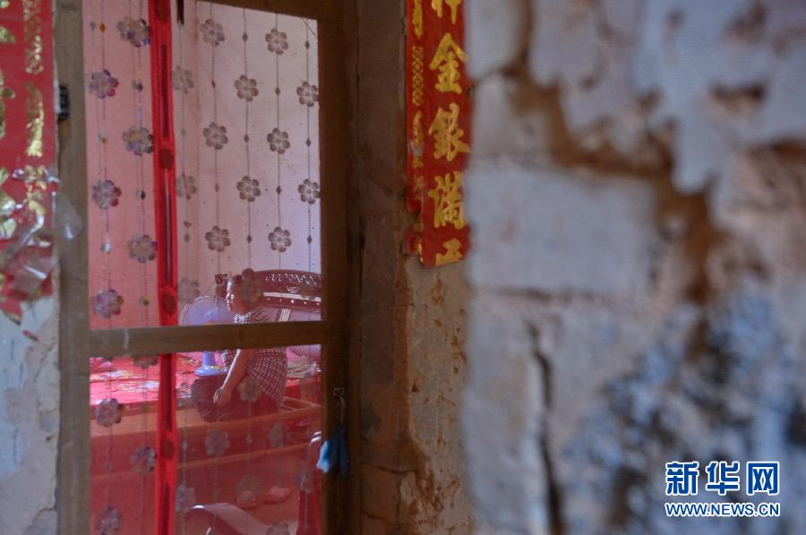 農(nóng)場棚戶區(qū)的最后留守家庭：留下的是回憶，迎來的是幸福