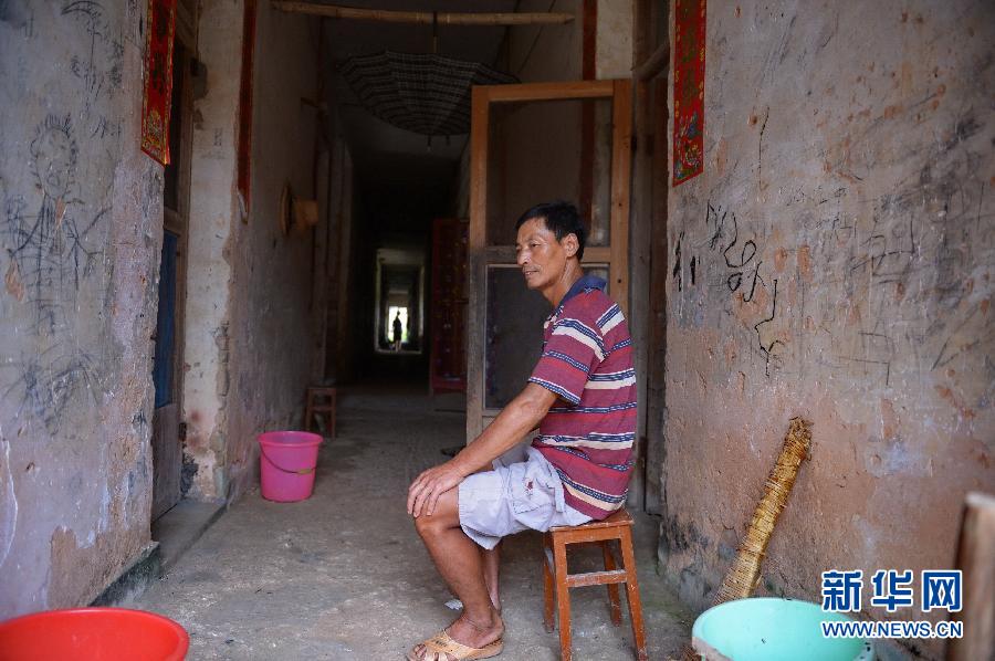 農(nóng)場棚戶區(qū)的最后留守家庭：留下的是回憶，迎來的是幸福