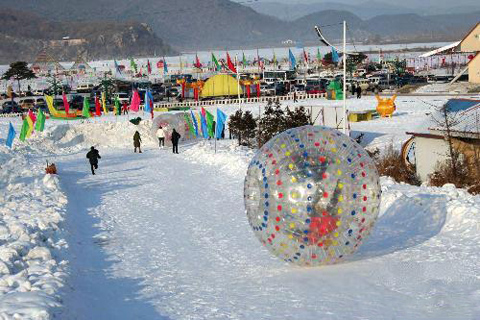 炫彩·雪地悠波球