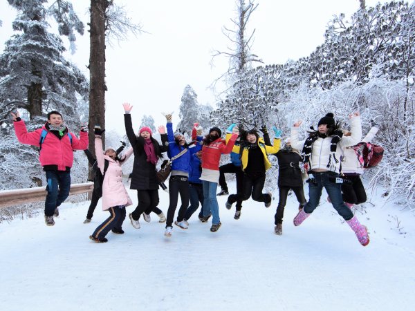 沐浴拜佛峨眉山，吉祥如意大家沾