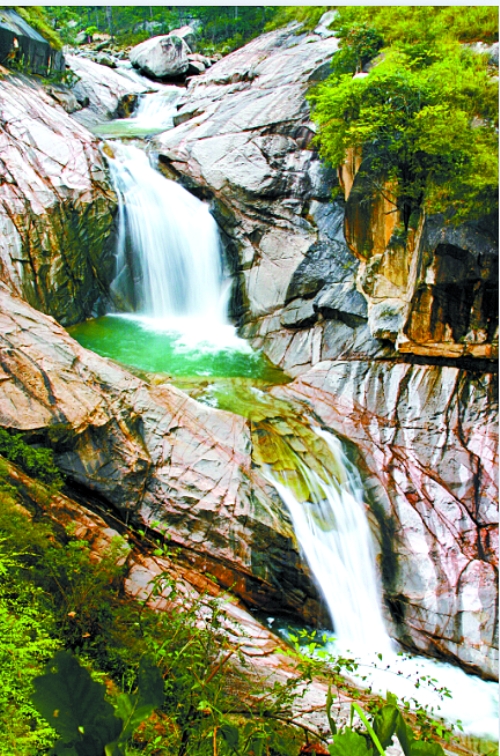 沙灘、狂歡、草裙舞，來五朵山體驗(yàn)激情夏日！