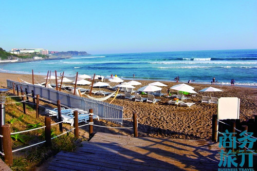 有一段偶來小路經(jīng)過新羅酒店所在的沙灘。