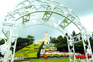 龍鳳山莊有歐式古堡。