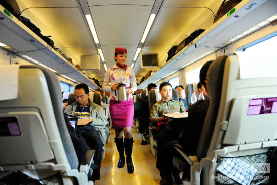 8月下旬起 重慶周末將有動(dòng)車(chē)直達(dá)青城山都江堰 8月下旬起 重慶周末將有動(dòng)車(chē)直達(dá)青城山都江堰