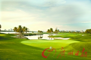 　　球場黃昏景色迷人。　　