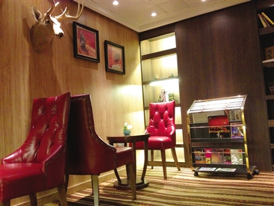 　　28平方米的豪華標(biāo)準(zhǔn)間設(shè)施齊全。