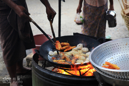 緬甸，繽紛的街邊平民小吃