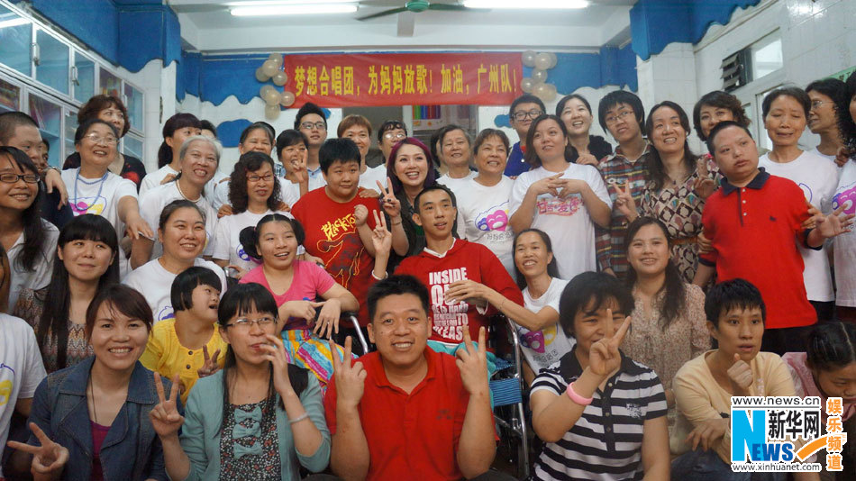 楊千嬅產(chǎn)后首亮相內(nèi)地 獲贈嬰兒裝喜出望外 楊千嬅產(chǎn)后首亮相內(nèi)地 獲贈嬰兒裝喜出望外