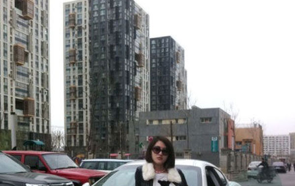 郭美美的座駕瑪莎拉蒂購(gòu)于2011年4月2日，購(gòu)車款為240萬(wàn)元。