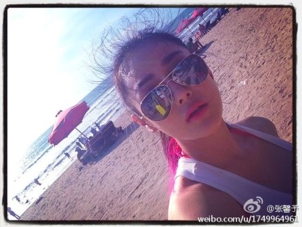 張馨予在印尼輕裝開工，但一想到要返回北京，即時打冷震