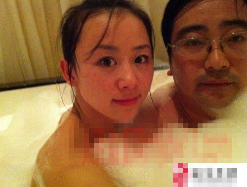 網(wǎng)傳女主播被國家檔案局官員包養(yǎng)4年艷照曝光 網(wǎng)傳女主播被國家檔案局官員包養(yǎng)4年艷照曝光