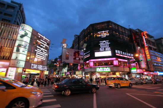 西門(mén)町 攝影:遠(yuǎn)方雪 西門(mén)町 攝影:遠(yuǎn)方雪