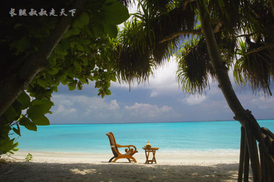 在海邊喝杯咖啡好愜意 攝影:長(zhǎng)腿叔叔 在海邊喝杯咖啡好愜意 攝影:長(zhǎng)腿叔叔