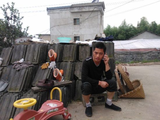 張輝忙于電話找工作，表示將自食其力。