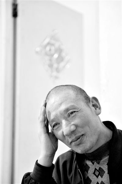 因涉嫌一起奸殺幼女事件，李懷亮被羈押近12年，三次審判，三次因“證據(jù)不足”被撤銷。 本版圖片均為資料圖片