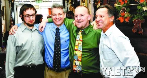 “追風(fēng)者”蒂姆·薩馬拉斯展示其超級相機(jī) “追風(fēng)者”蒂姆·薩馬拉斯展示其超級相機(jī)