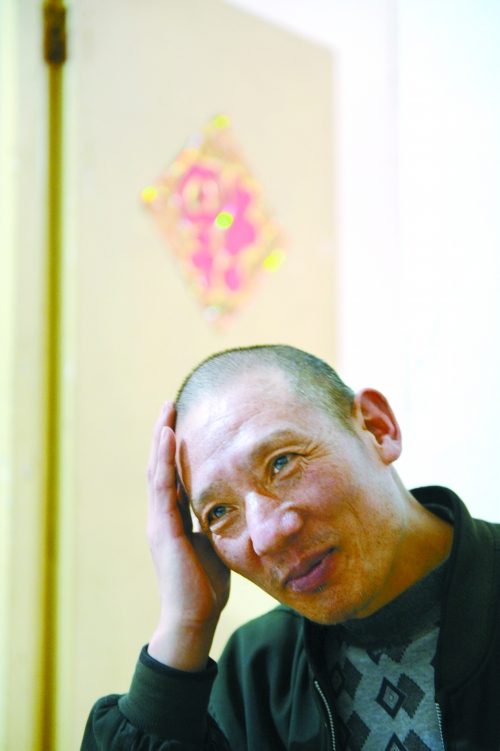 出看守所后,李懷亮的輕松表情越來越多。