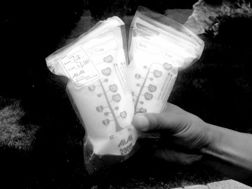 記者購(gòu)買到的“人奶”。