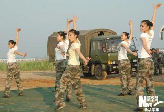 國(guó)防大學(xué)教授:文工團(tuán)被妖魔化 文藝兵有存在必要 國(guó)防大學(xué)教授:文工團(tuán)被妖魔化 文藝兵有存在必要