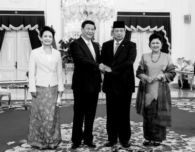 2日，國(guó)家主席習(xí)近平在雅加達(dá)同印度尼西亞總統(tǒng)蘇西洛舉行會(huì)談。 新華社發(fā)