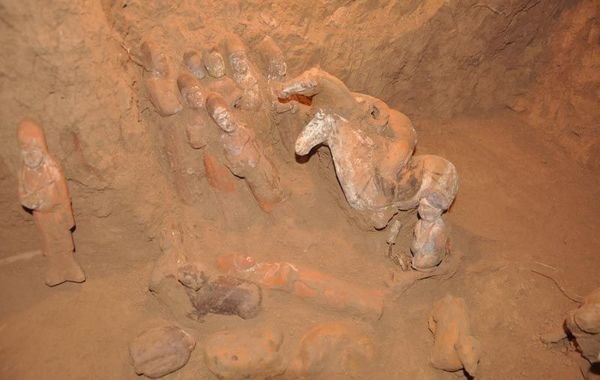 陜西省文物局對外公布了日前發(fā)掘的唐代女官上官婉兒墓葬的照片。