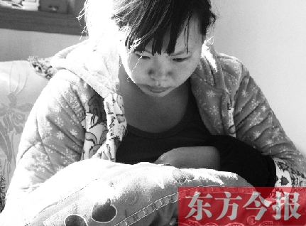 重新找回兒子蛋蛋，年輕的媽媽再也不忍離開