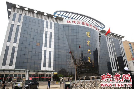 2011年4月，蘭考縣為民服務中心入住陽光大廈，目前，共有行政職能部門39個