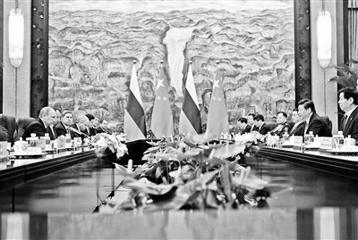 5月20日,中國(guó)國(guó)家主席習(xí)近平在上海與俄羅斯總統(tǒng)普京會(huì)談