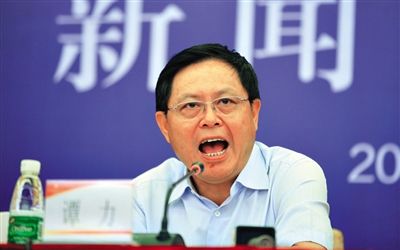 　譚力 男，1955年10月生，漢族，重慶市人，大學(xué)學(xué)歷，有知青經(jīng)歷。2009年3月前，一直在四川工