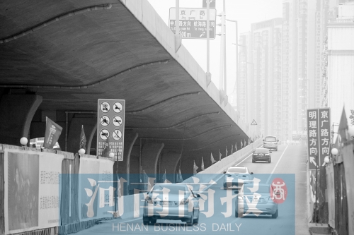 隴海路高架大學(xué)路南側(cè)西向東上橋匝道，后天就要封閉了