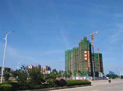 泉州東海片區(qū)海悅府地產(chǎn)項(xiàng)目。該項(xiàng)目開(kāi)發(fā)公司董事蔡俊偉于春節(jié)前被帶走調(diào)查。