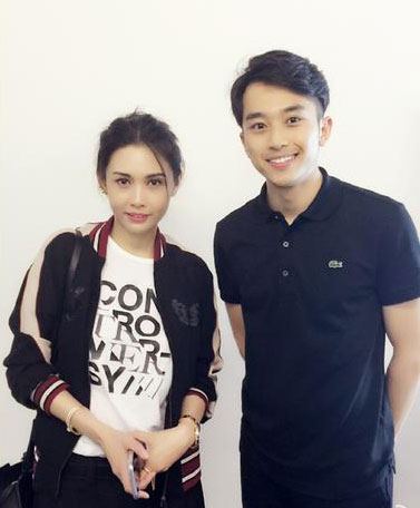 邱淑貞與網友合影