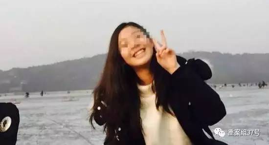 17歲高中男生教室里掐死女同學(xué)，被訴故意殺人和強奸