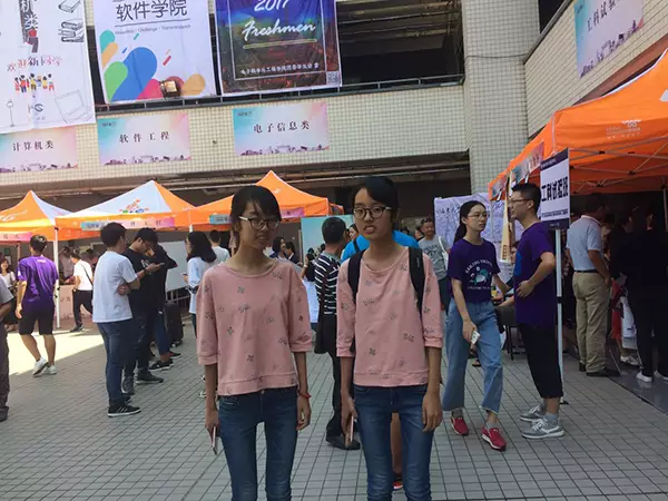 雙胞胎姐妹花劉玲馨、劉玲潔。