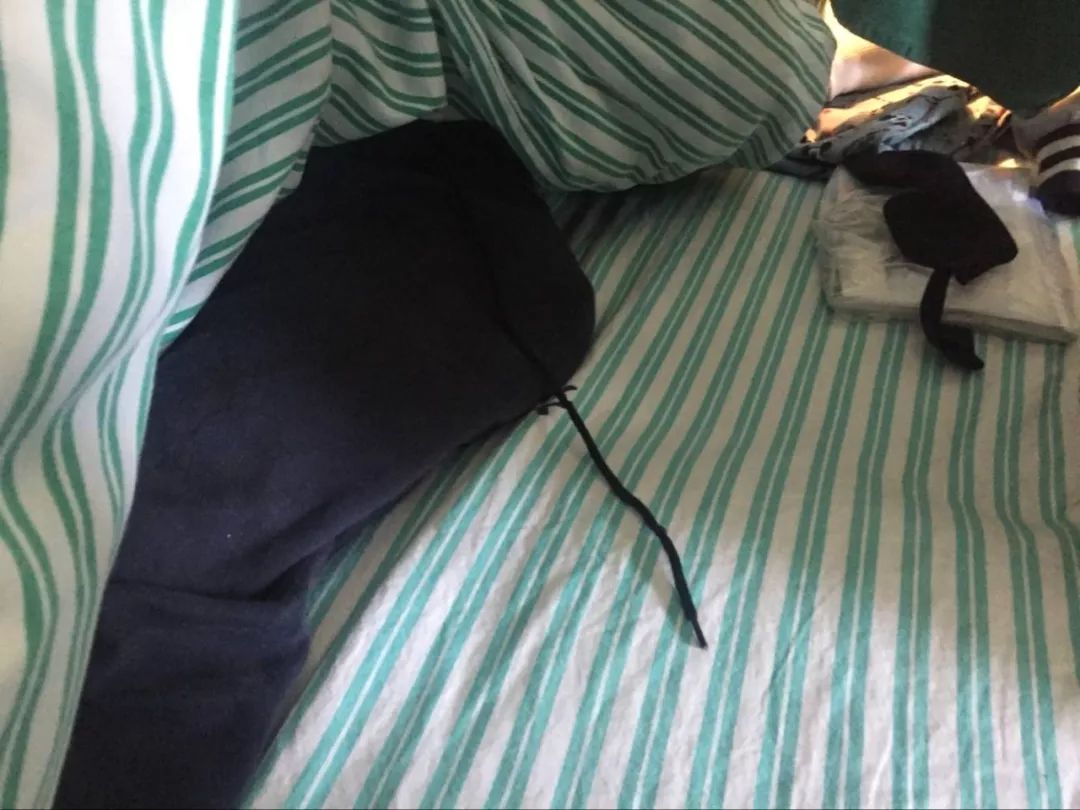 嚇哭！6歲男孩被夾斷手指 罪魁禍?zhǔn)拙故切７? oldsrc=