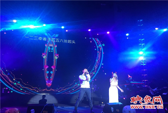 丁當(dāng)現(xiàn)場(chǎng)分享了她的代表曲目，《猜不透》全場(chǎng)大合唱，歌手嚴(yán)爵充分展現(xiàn)創(chuàng)作型歌手的特點(diǎn)。