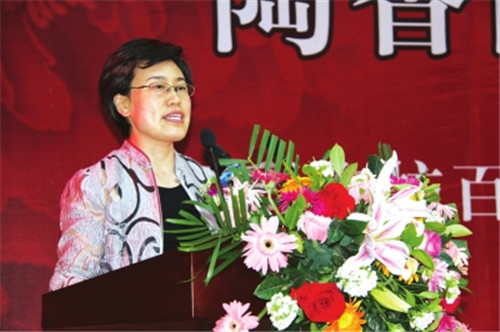 洛陽市委常委、組織部部長，洛陽市關(guān)心下一代工作委員會主任陳向平致辭