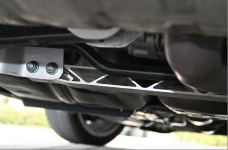 雨后汽車保養(yǎng)重要，別忘清潔汽車底盤
