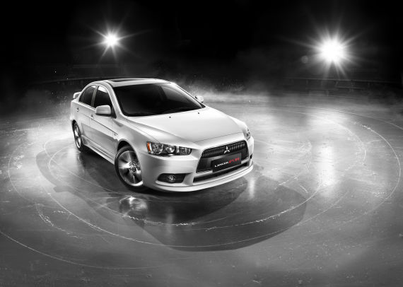 2013款三菱翼神 2013款三菱翼神