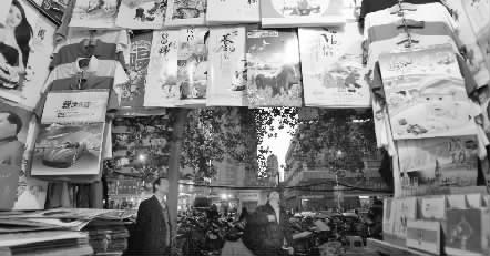 11月25日，鄭州市福壽街一家臺歷、掛歷專營店店主稱，上貨半個多月了，生意一直很冷清