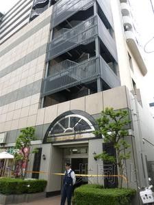 5月27日，埼玉縣蕨市一公寓樓發(fā)生疑似強(qiáng)迫殉情案，一名日本人男性和一名中國籍女性死亡。