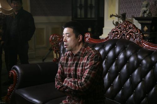 《大河兒女》導(dǎo)演安健接受媒體記者的訪問(wèn)。