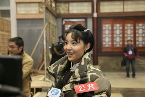 《大河兒女》演員接受媒體專(zhuān)訪。