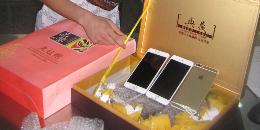 深圳皇崗海關三日查獲600余臺iPhone6 深圳皇崗海關三日查獲600余臺iPhone6