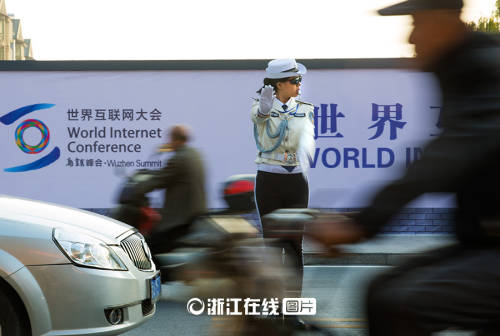 美得心醉 白衣女警保駕世界互聯網大會 美得心醉 白衣女警保駕世界互聯網大會