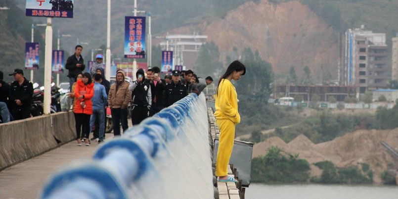 女子跳橋失蹤 網(wǎng)友指責(zé)警方處警不當(dāng) 女子跳橋失蹤 網(wǎng)友指責(zé)警方處警不當(dāng)