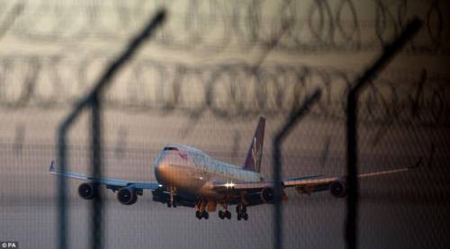 維珍航空飛拉斯維加斯航班緊急迫降 維珍航空飛拉斯維加斯航班緊急迫降