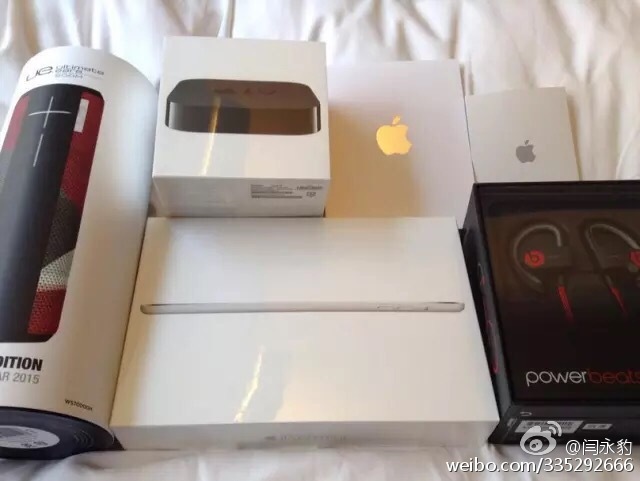 日本果粉雪夜排隊 警察拍肩確認(rèn)死活 日本果粉雪夜排隊 警察拍肩確認(rèn)死活