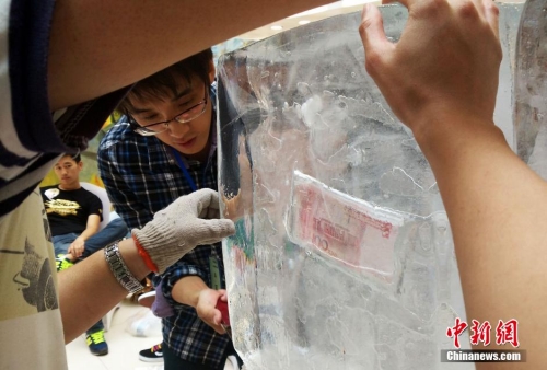 土豪抽獎(jiǎng)現(xiàn)身電競比賽 土豪抽獎(jiǎng)現(xiàn)身電競比賽