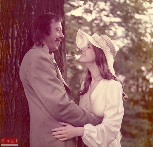 美國(guó)老夫婦重現(xiàn)婚照原景 美國(guó)老夫婦重現(xiàn)婚照原景